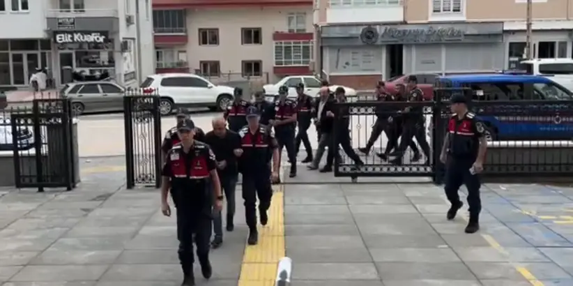 Ankara'da Defineciler Suçüstü Yakalandı: 4 Gözaltı